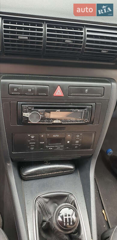 Седан Audi A4 1999 в Умані