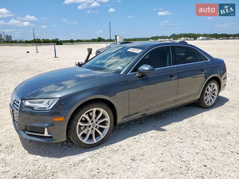 Седан Audi A4 2018 в 