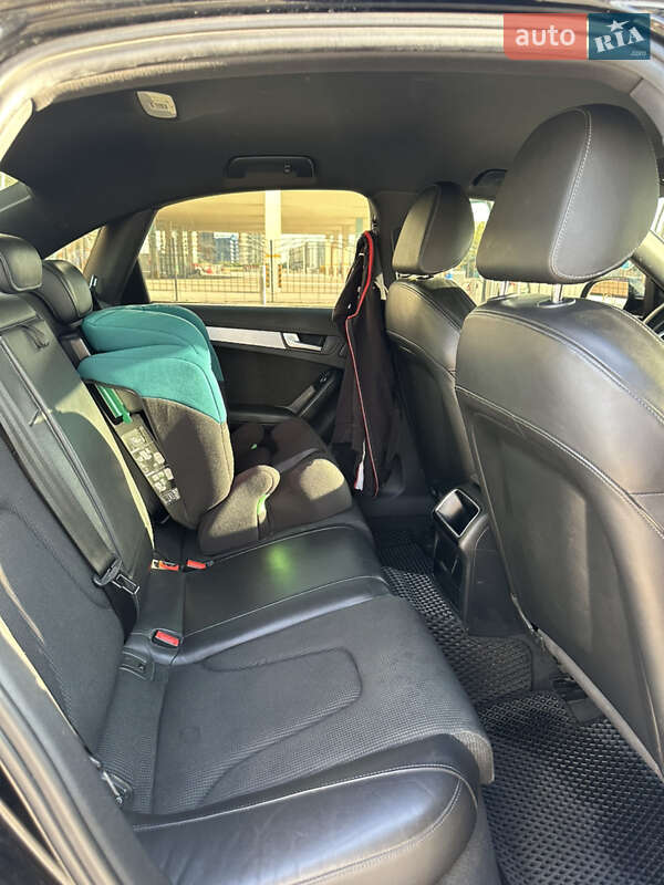 Седан Audi A4 2012 в Одесі