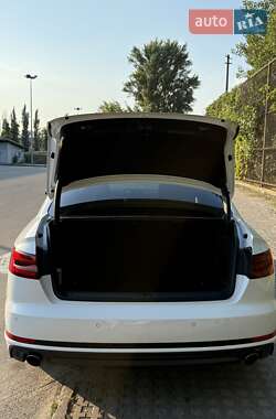 Седан Audi A4 2017 в 