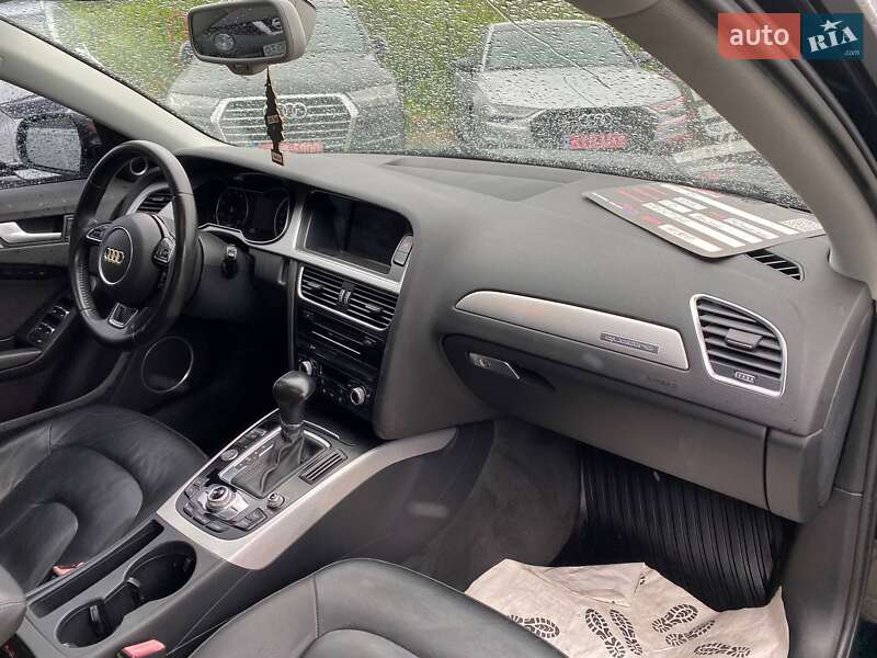 Седан Audi A4 2015 в Львове