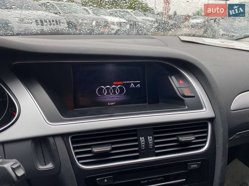 Седан Audi A4 2015 в Львове