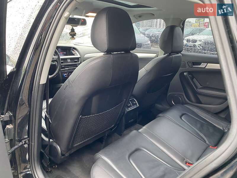 Седан Audi A4 2015 в Львове