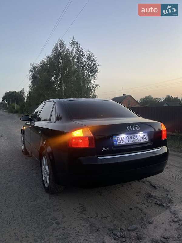 Седан Audi A4 2002 в Вараші