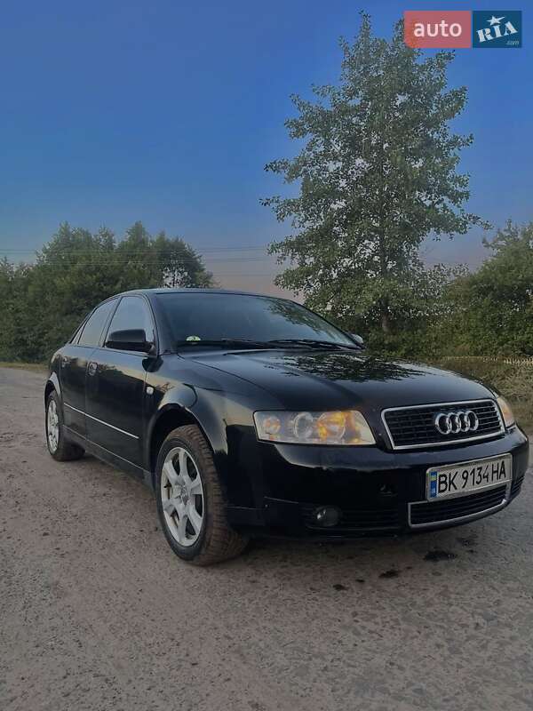 Седан Audi A4 2002 в Вараші
