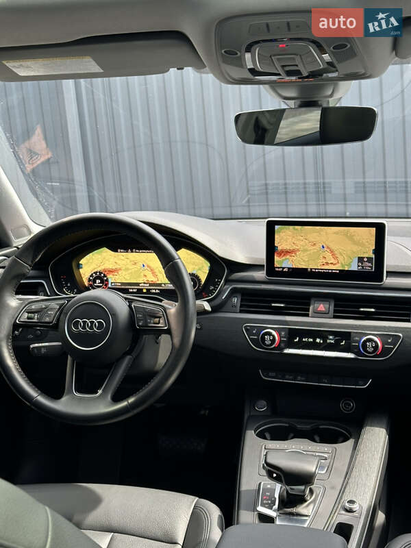 Седан Audi A4 2016 в Мукачево