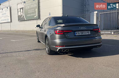 Седан Audi A4 2018 в 