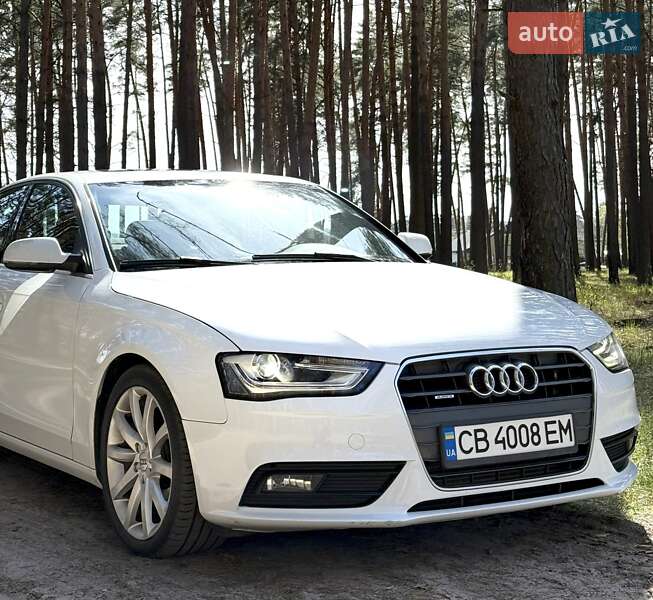 Седан Audi A4 2012 в 