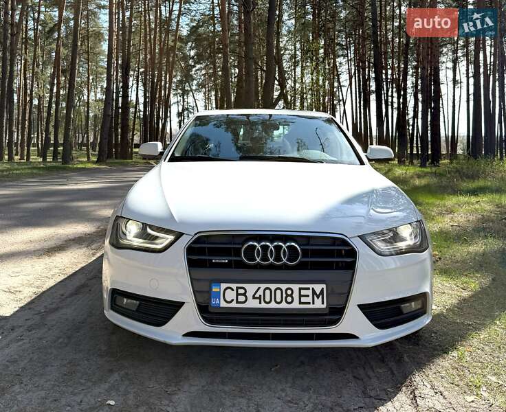 Седан Audi A4 2012 в Чернигове