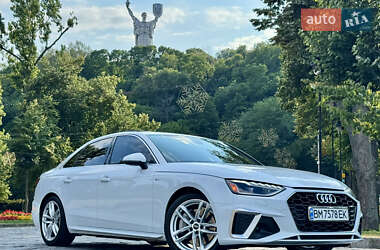 Седан Audi A4 2022 в 