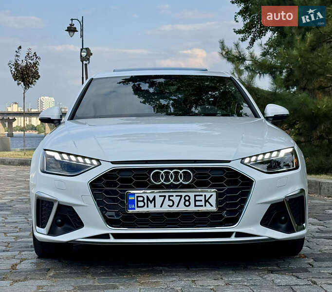 Седан Audi A4 2022 в Киеве