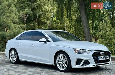 Седан Audi A4 2022 в 