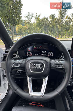 Седан Audi A4 2022 в 