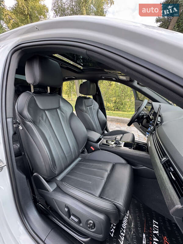 Седан Audi A4 2022 в Киеве