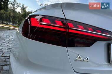 Седан Audi A4 2022 в 