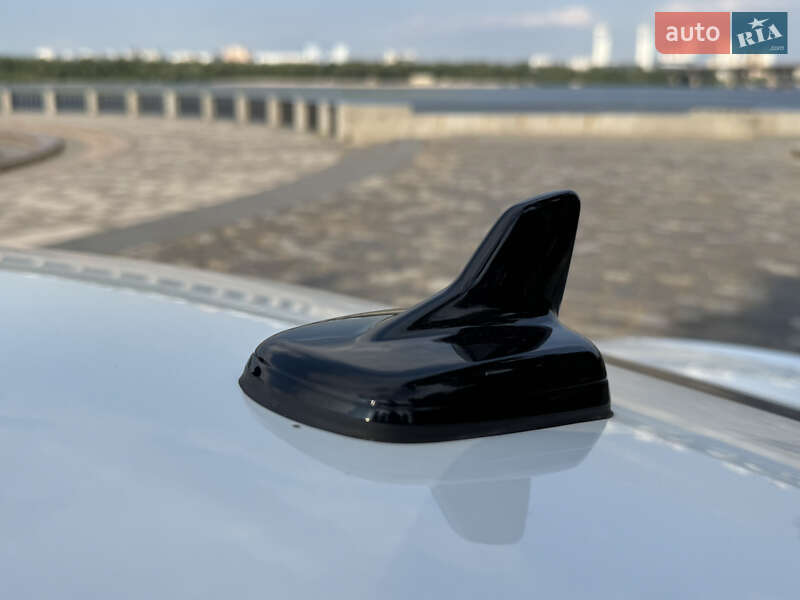 Седан Audi A4 2022 в Киеве