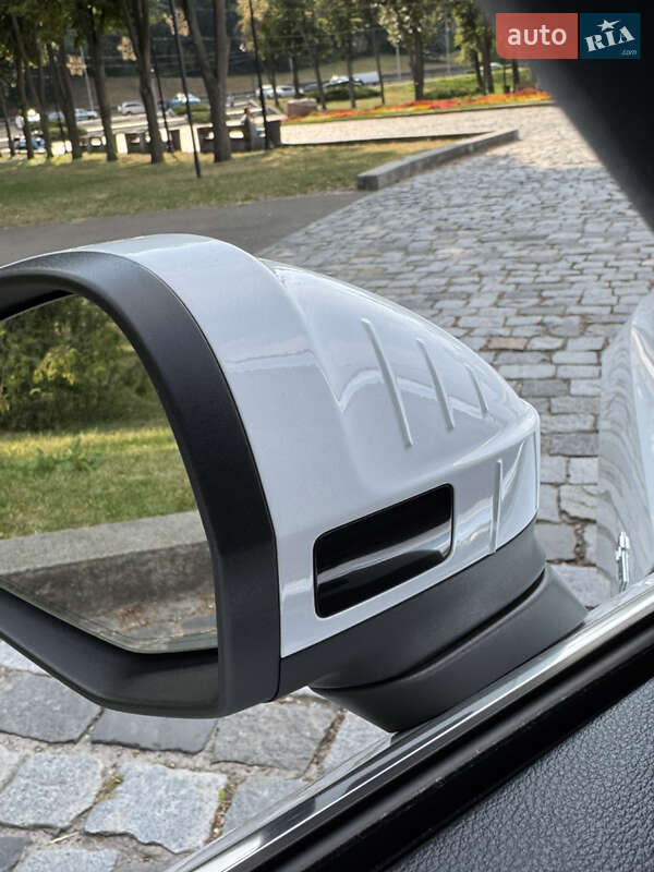 Седан Audi A4 2022 в Киеве