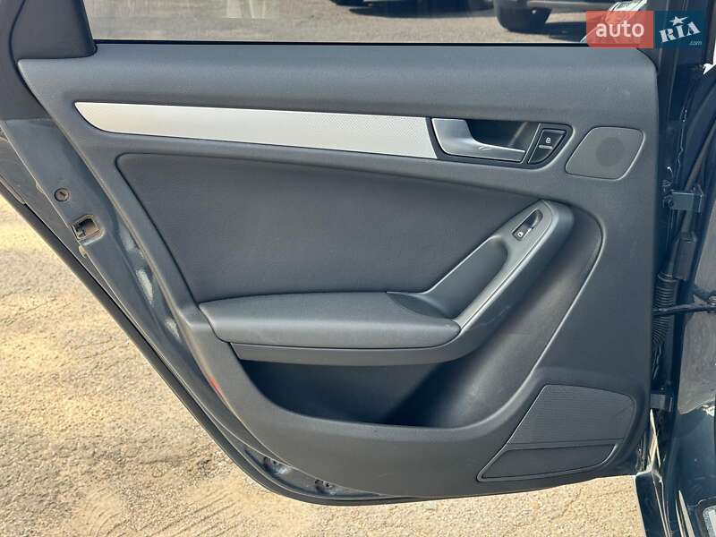 Седан Audi A4 2010 в Виннице