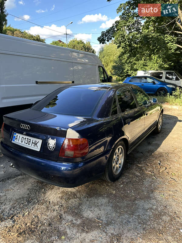 Седан Audi A4 1995 в Києві