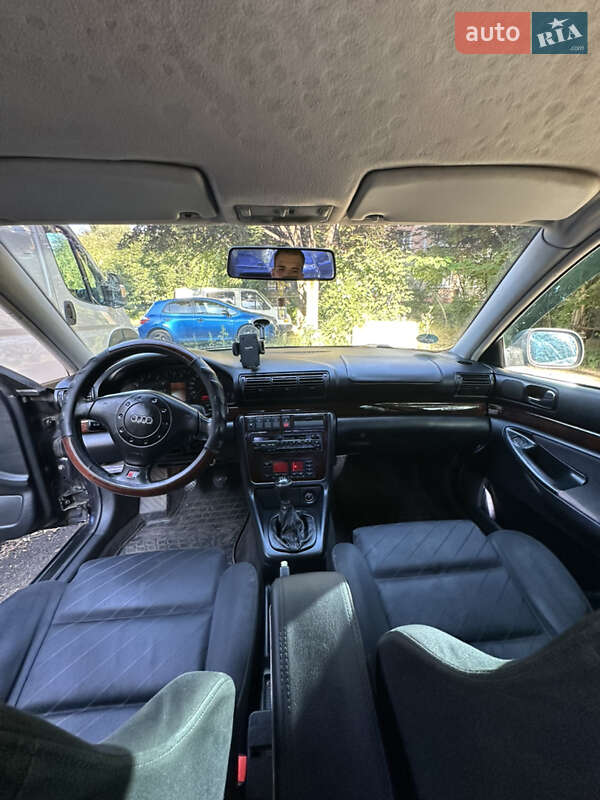 Седан Audi A4 1995 в Києві