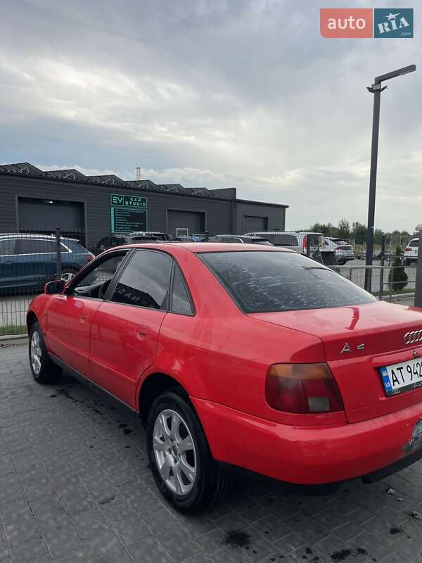 Седан Audi A4 1998 в Ивано-Франковске