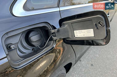 Седан Audi A4 2015 в 