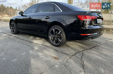 Седан Audi A4 2015 в 