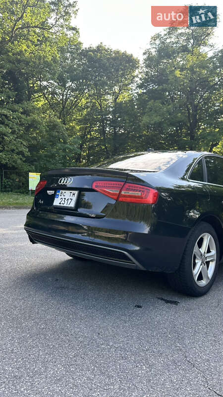 Седан Audi A4 2013 в Трускавці