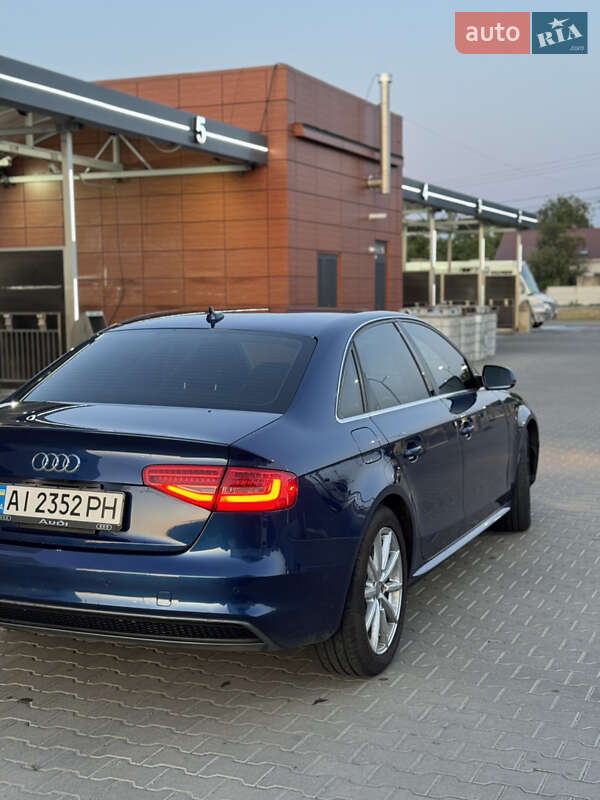 Седан Audi A4 2014 в Киеве