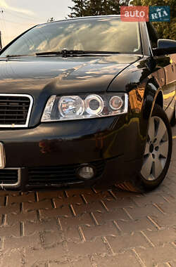 Седан Audi A4 2001 в 