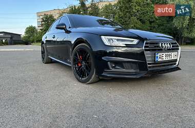 Седан Audi A4 2017 в 