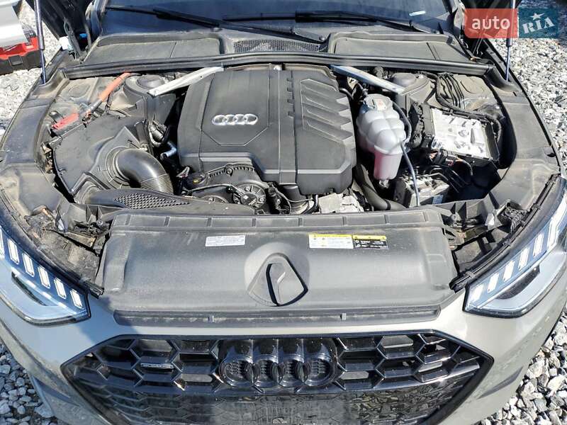 Седан Audi A4 2022 в Львове