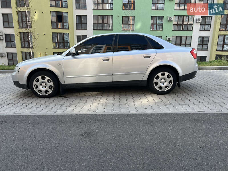 Седан Audi A4 2000 в Ровно