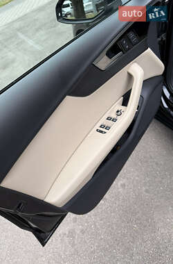Седан Audi A4 2020 в 