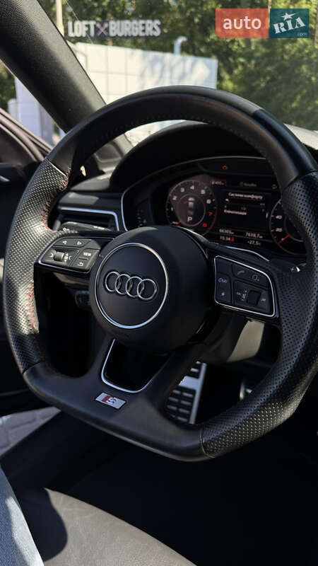 Седан Audi A4 2018 в Киеве