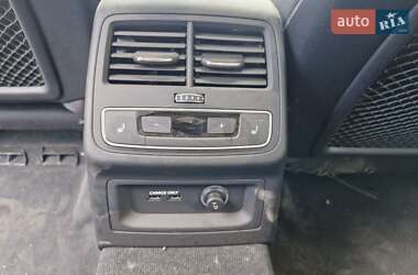 Седан Audi A4 2019 в 