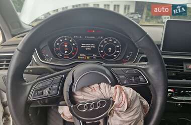 Седан Audi A4 2019 в 