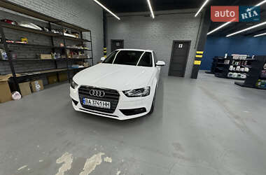 Седан Audi A4 2014 в Кропивницькому