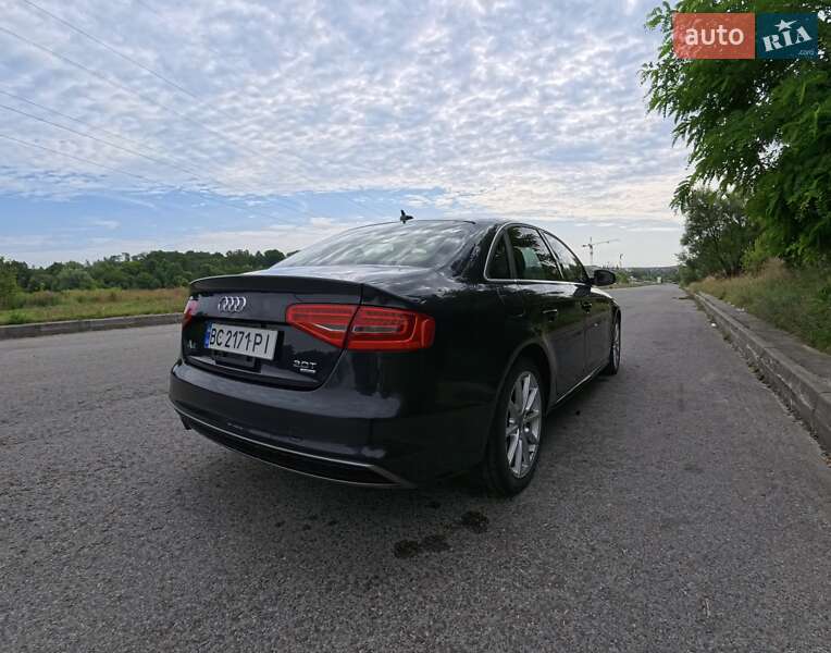 Седан Audi A4 2013 в Львові