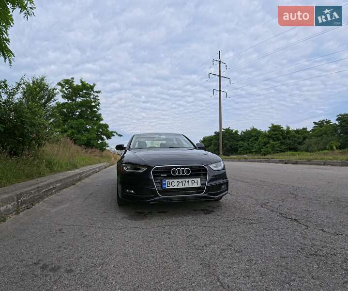 Седан Audi A4 2013 в Львові