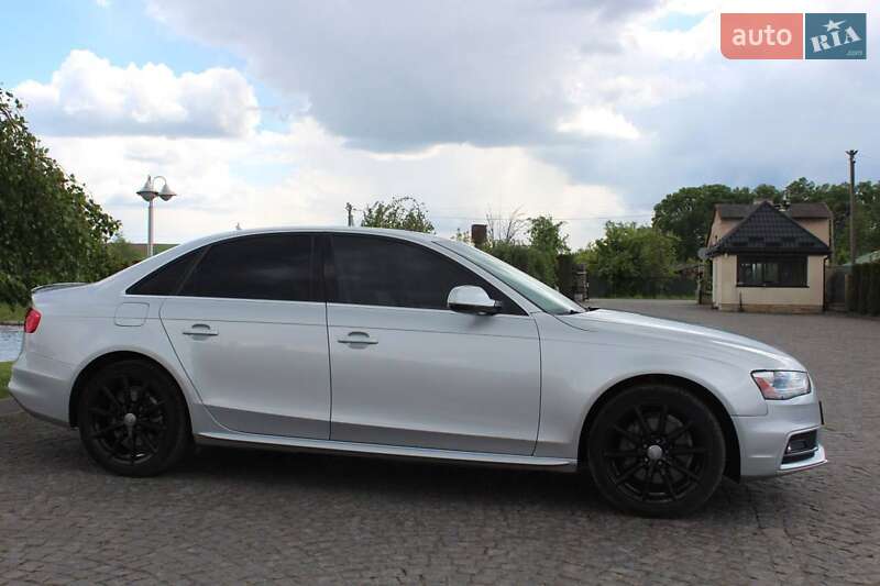 Седан Audi A4 2014 в Жовкве