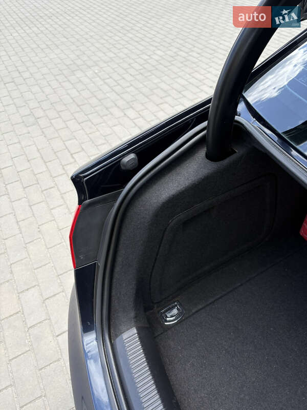 Седан Audi A4 2013 в Луцьку
