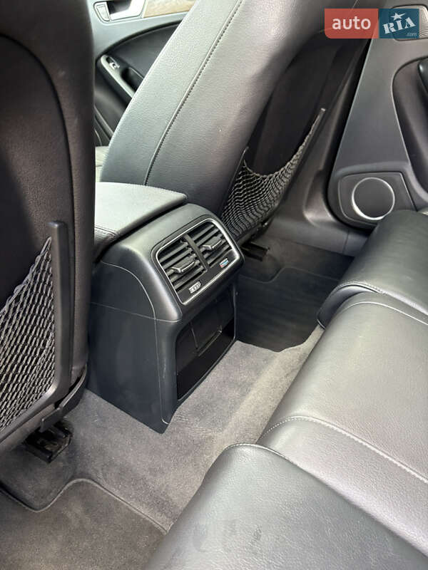Седан Audi A4 2013 в Луцьку