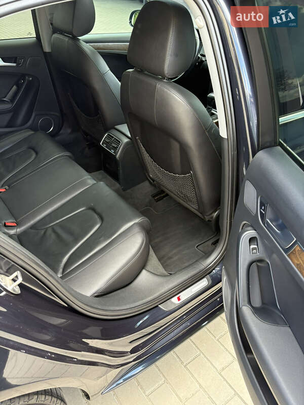 Седан Audi A4 2013 в Луцьку