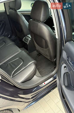 Седан Audi A4 2013 в 