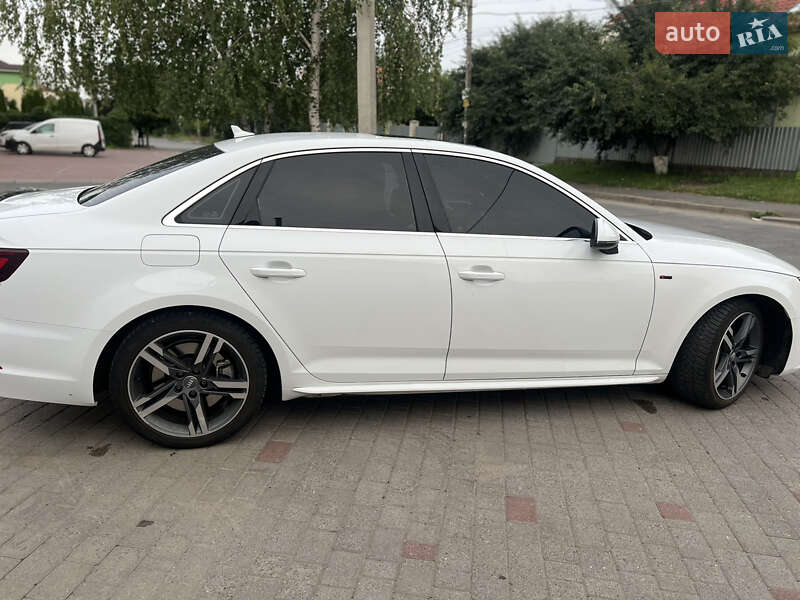Седан Audi A4 2018 в Хмельницькому