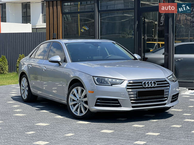 Седан Audi A4 2017 в Ужгороді