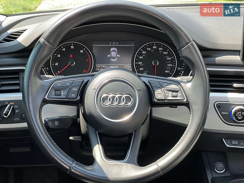 Седан Audi A4 2017 в Ужгороді