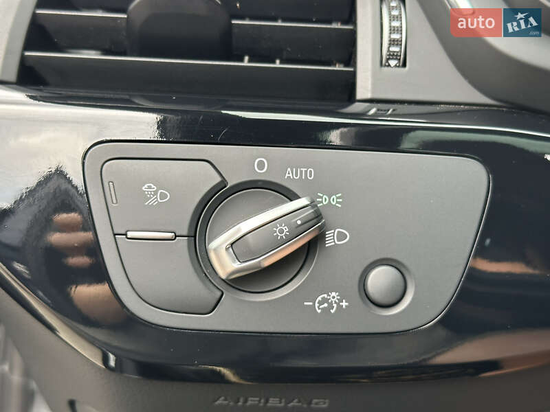 Седан Audi A4 2018 в Харкові