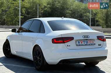 Седан Audi A4 2012 в 
